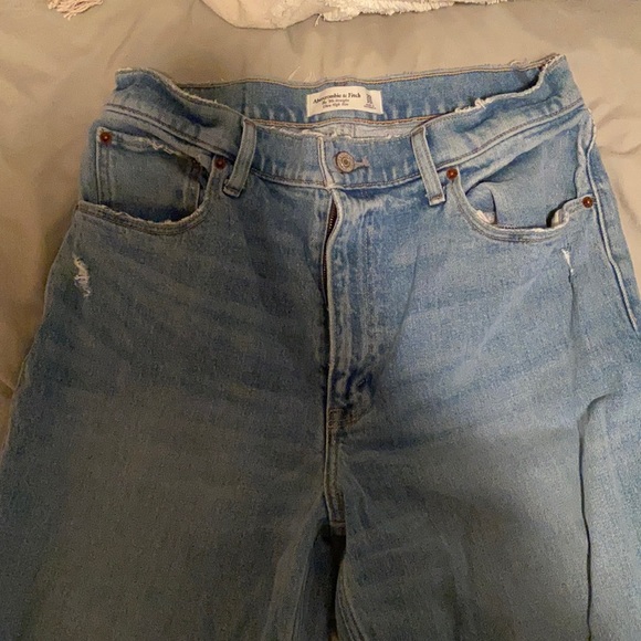 Abercrombie & Fitch 90s Straight Ultra High Rise Denim Jeans - Picture 2 of 4